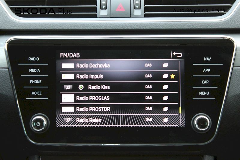 Škoda Superb (2023) 2.0 TDI 110 kW Style Plus - fotka 21 z 25