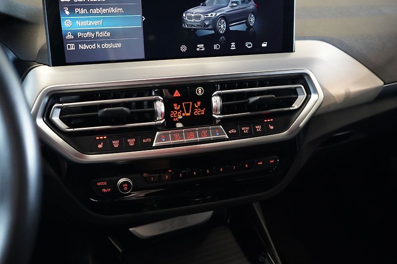 BMW X3 30e xDrive, M Sport, Head-up - fotka 34 z 42