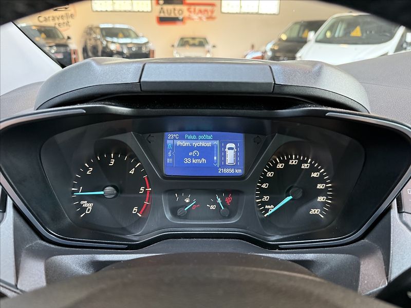 Ford Tourneo Custom 2,2 Titanium,114kW,1maj. - fotka 18 z 32