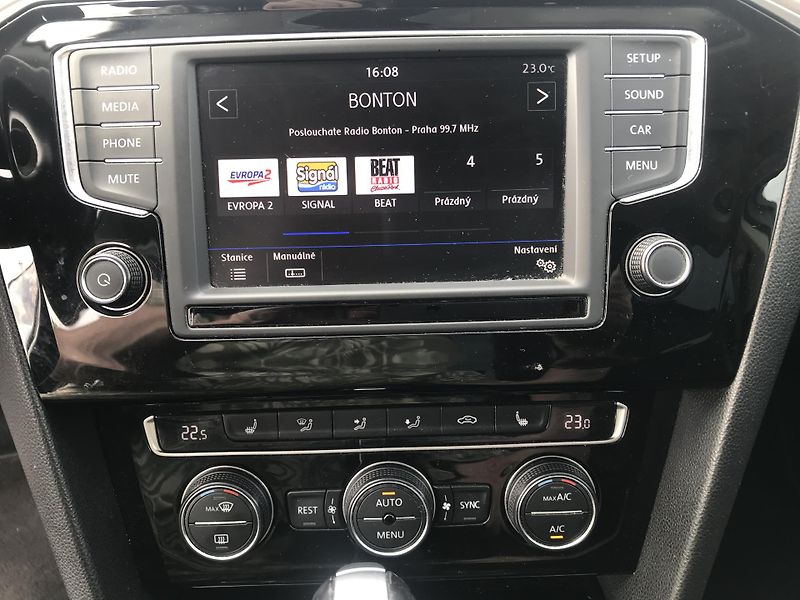 Volkswagen Passat 2.0 TDI 110 ,DSG,ČR.DPH.. - fotka 18 z 21