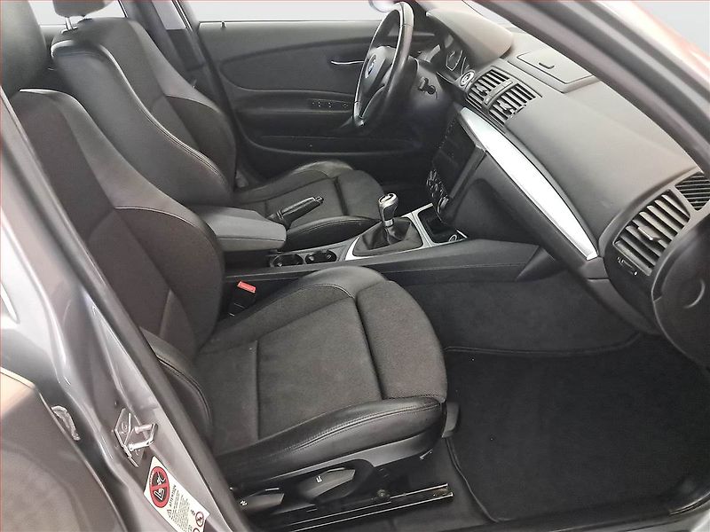 BMW Řada 1 (2011) 118d, po STK, udržované - fotka 9 z 17
