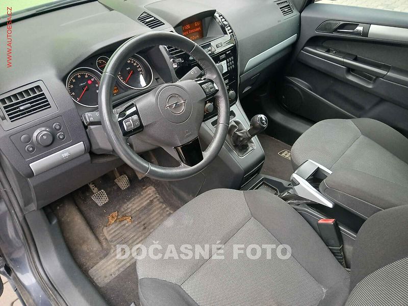 Opel Zafira (2010) 1.8i 16V, 1.maj - fotka 3 z 3