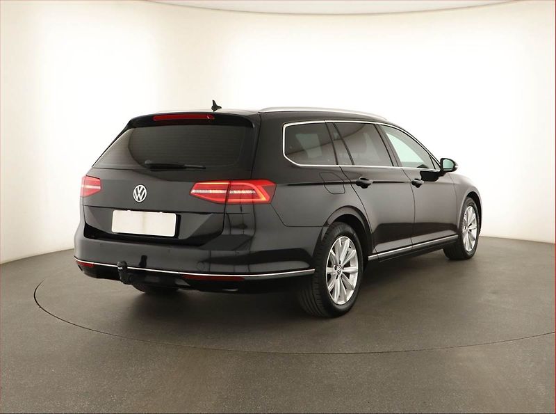 Volkswagen Passat (2015) 2.0 TDI, 4X4, Kůže, Navi - fotka 5 z 18