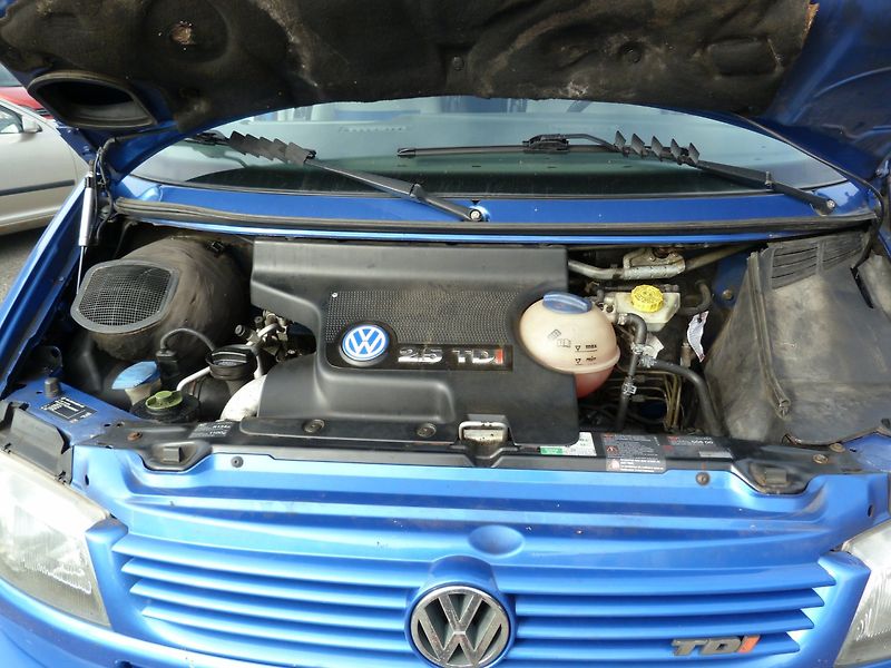 Volkswagen Multivan 2,5 TDI Atlantis - fotka 23 z 36