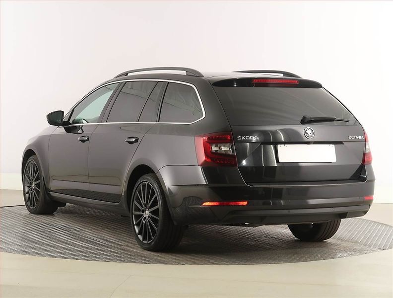 Škoda Octavia (2017) Style Plus 1.6 TDI, Tempomat - fotka 4 z 23