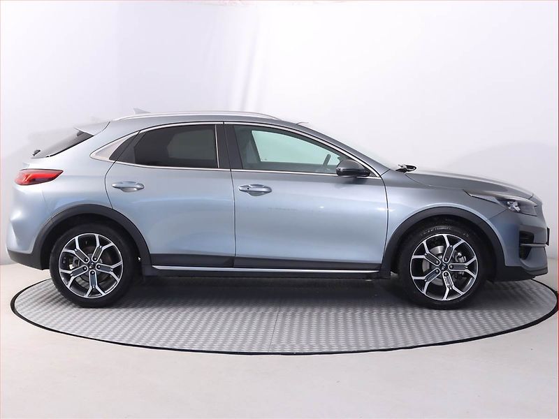 Kia XCeed (2020) 1.4 T-GDI, Automat, Serv.kniha - fotka 6 z 19