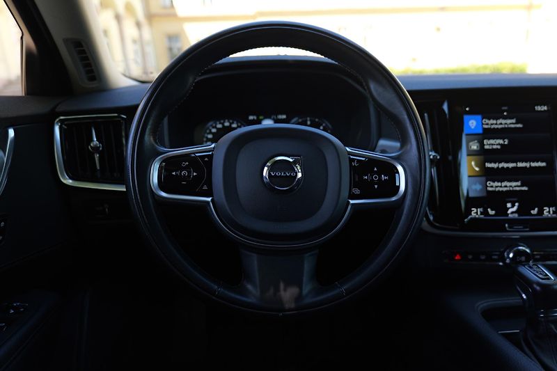 Volvo V90 D4 AWD Diesel NezTopení Záruka - fotka 17 z 35