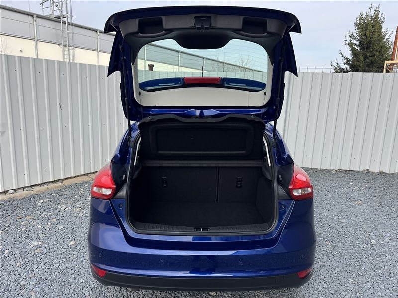 Ford Focus 1,5 TDCi 77kW NAVIGACE - fotka 12 z 50