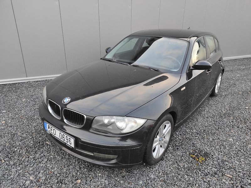 BMW Řada 1 118D - ZACHOVALÝ - fotka 2 z 17