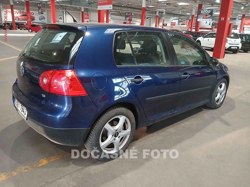 Volkswagen Golf (2007) 1.6, ČR, autoAC - fotka 2 z 3