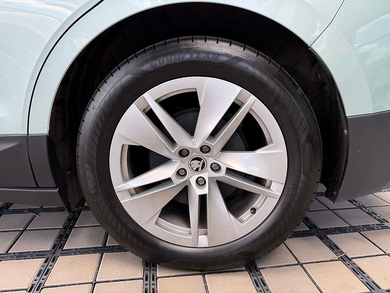 Škoda Enyaq 80 iV Kamera, 150 kW Tepelné č - fotka 8 z 36