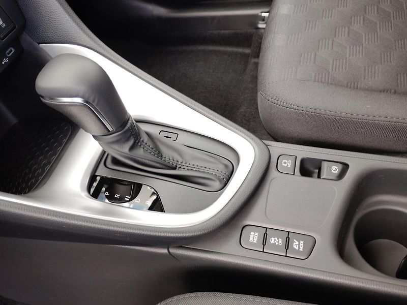 Mazda 2 Hybrid (2026) 1,5 AT Center-line, AKCE! - fotka 10 z 23