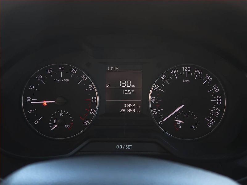 Škoda Octavia (2013) 1.6 TDI, Serv.kniha - fotka 11 z 14