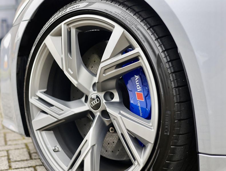 Audi RS 6 (2023) 4.0 TFSI V8 quattro Exclusive - fotka 20 z 49