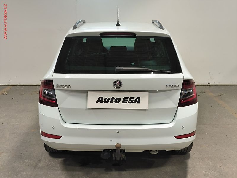 Škoda Fabia (2019) 1.0 TSI, ČR, Style, DSG, LED - fotka 5 z 17
