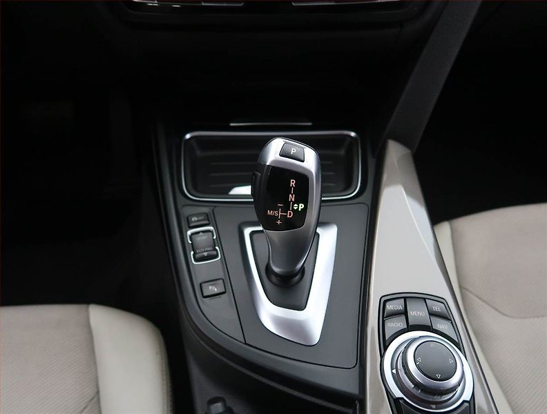 BMW Řada 4 (2015) 430d xDrive, 4X4, Automat - fotka 13 z 25