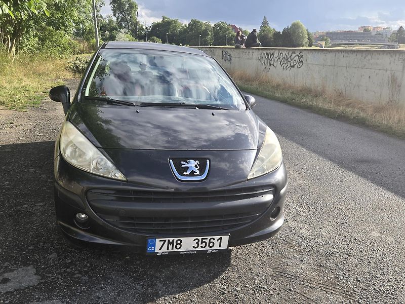 Peugeot 207 (2007) Peugeot 207 1.6 HDI  80KW RV 2 - fotka 7 z 26