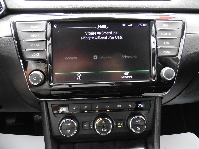 Škoda Superb 2,0 TDi Style Navi  III Combi - fotka 16 z 18