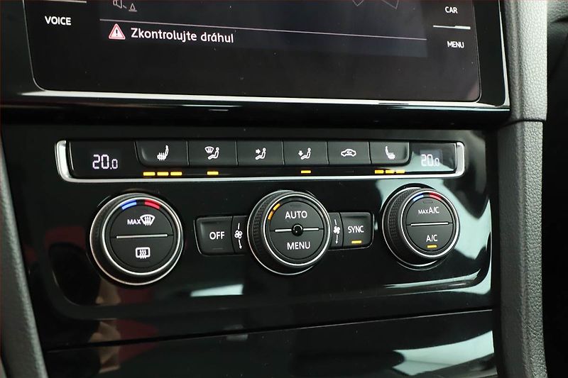 Volkswagen Golf (2018) Highline 2.0 TDI, Automat - fotka 15 z 21