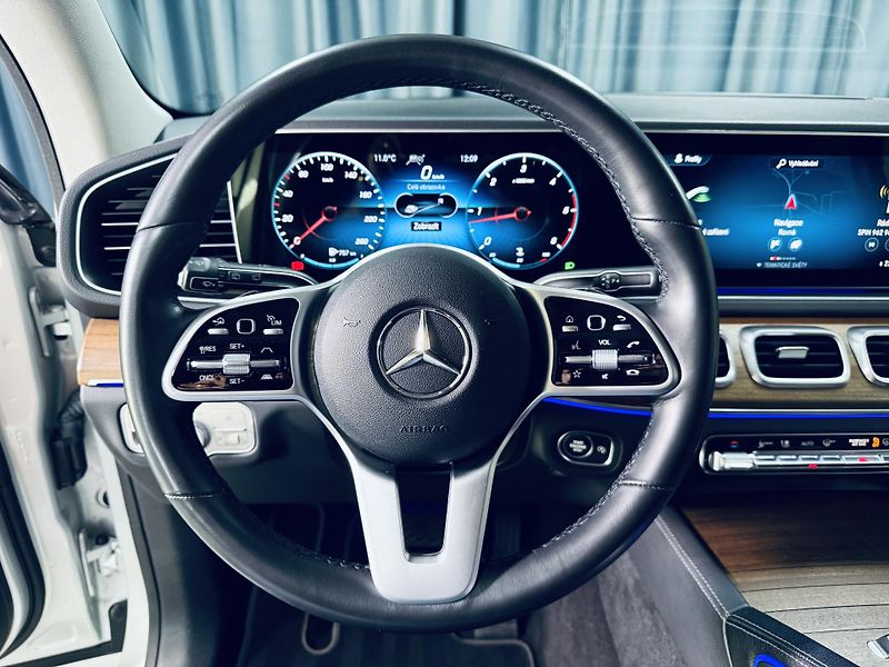 Mercedes-Benz GLE (2022) 350d*4M*AMG*VZDUCH*TAŽNÉ - fotka 27 z 35