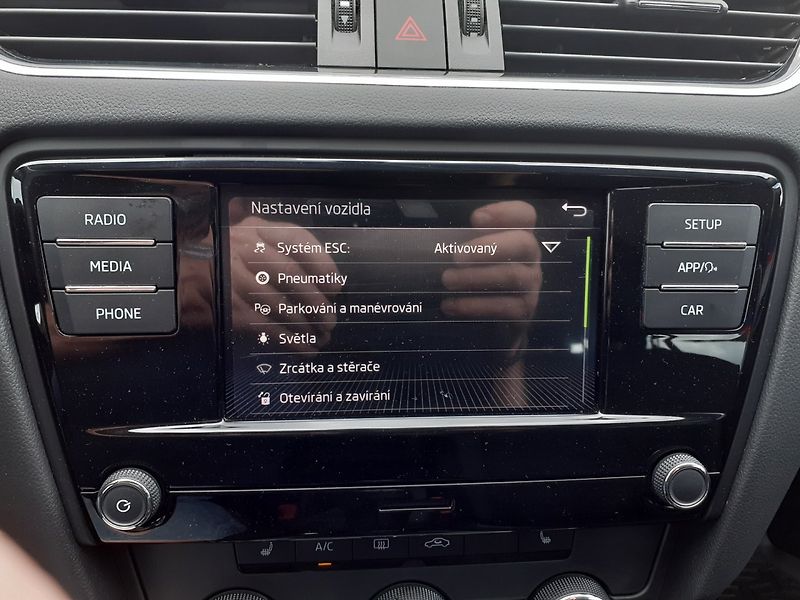Škoda Octavia (2018) 1.4 TSi  110 Kw ČR - fotka 16 z 32