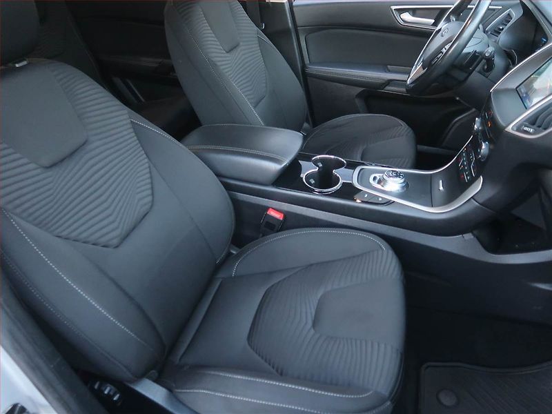 Ford S-MAX (2020) Titanium 2.0 EcoBlue, Automat - fotka 9 z 20