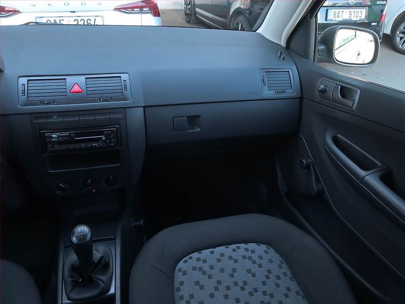 Škoda Fabia (2005) 1.2 12V, nová STK - fotka 8 z 12