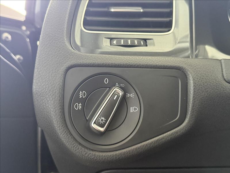 Volkswagen Golf 1,4   TSI,COMFORTLINE,SERVISKA - fotka 12 z 26
