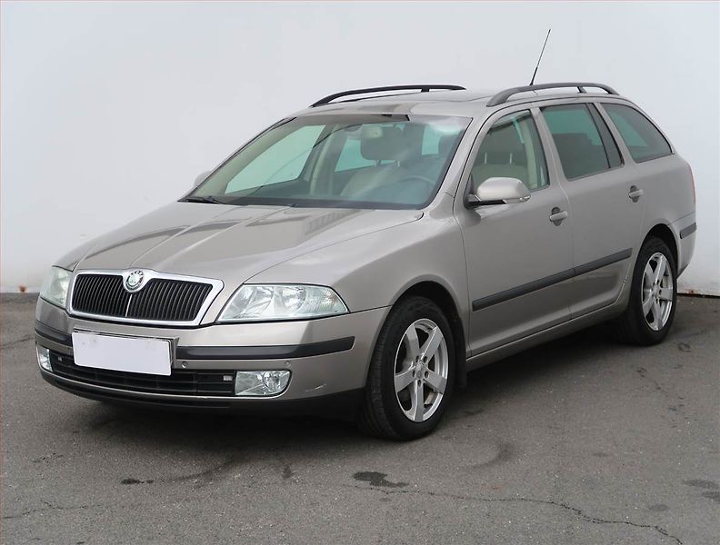 Škoda Octavia (2007) Elegance 1.9 TDI, Tažné - fotka 2 z 19