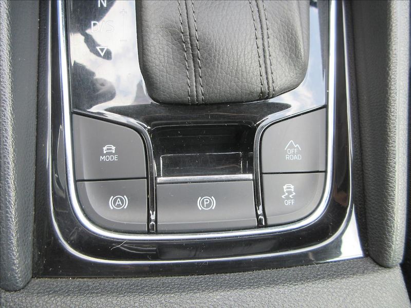 Škoda Kodiaq 2,0 TDi 140Kw, DSG, Tažné, Nov - fotka 25 z 40