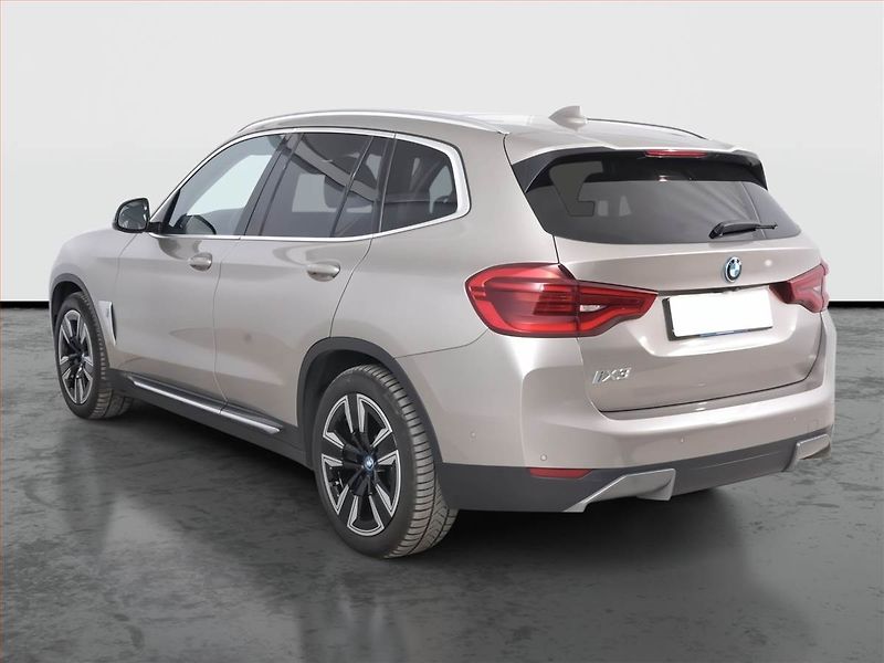 BMW iX3 (2022) 80 kWh, SoH 98% - fotka 4 z 19
