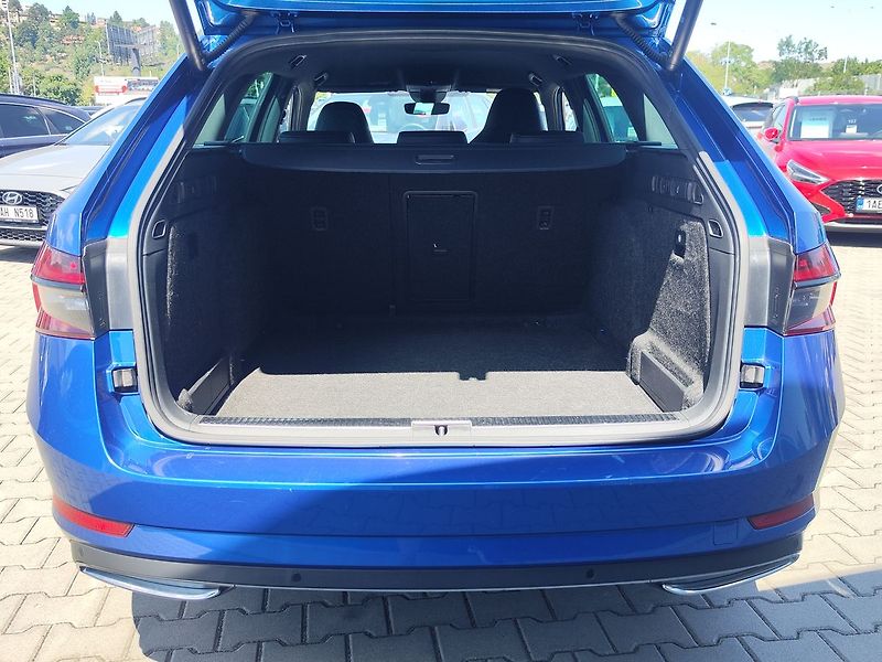 Škoda Superb 2.0 TDI/147kW Sportline DSG 4x - fotka 9 z 36