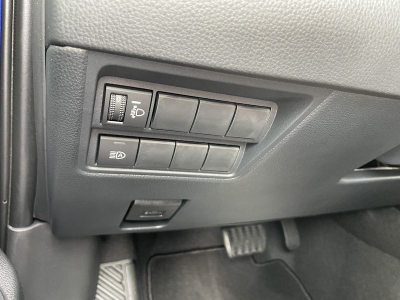 Toyota Yaris 1.5 Hybrid ODBĚR ihned - fotka 27 z 27