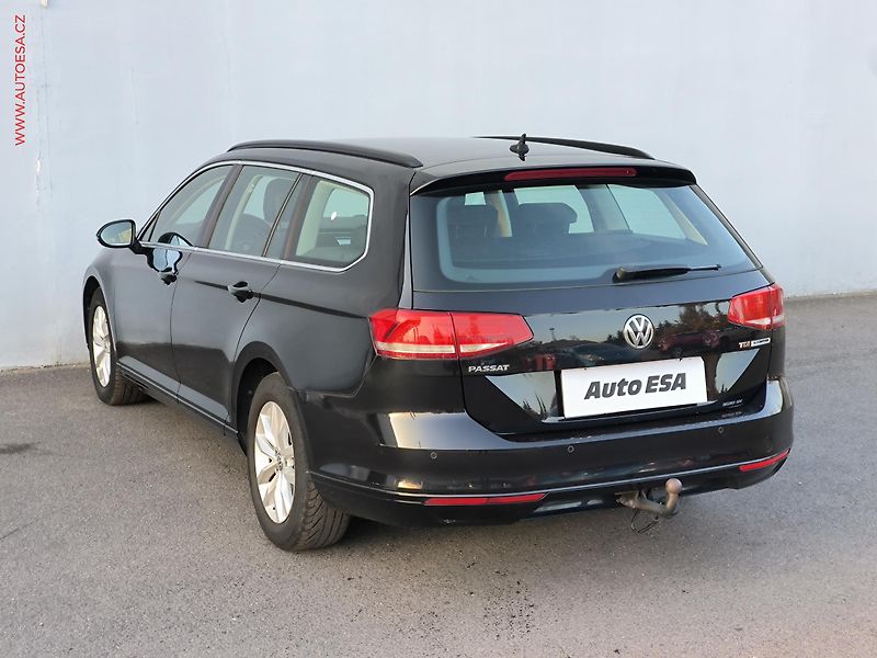 Volkswagen Passat (2017) 1.6 TDi, Comfortline, kamera - fotka 4 z 17