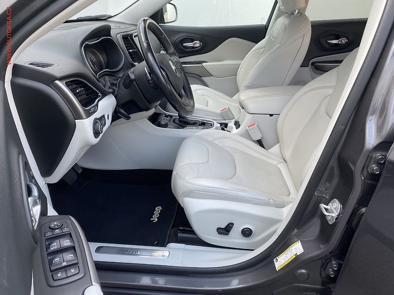 Jeep Cherokee (2020) 2.2 MJT 4X4, ČR, Limited, AT - fotka 9 z 20