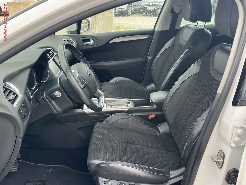 Citroën C4 (2015) 1.2PT, AT, navi - fotka 9 z 20
