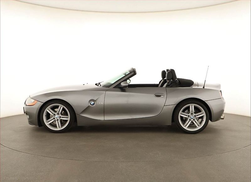 BMW Z4 (2003) 3.0i, Automat, Kůže, Bi-Xenony - fotka 3 z 23