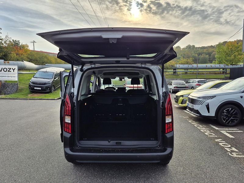 Peugeot Rifter (2026) LONG ALLURE BlueHDi 130 MAN6 - fotka 12 z 23