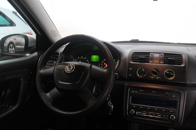 Škoda Fabia (2011) 1.2TSI 63kW Klima  - fotka 23 z 27