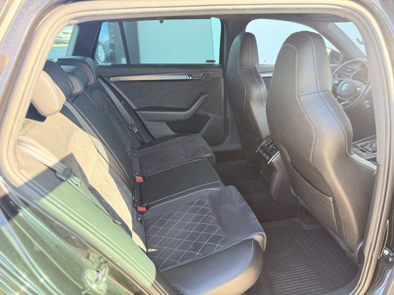 Škoda Superb (2021) SUP.COM Grt SPO TD 147/2,0 A7F - fotka 11 z 26