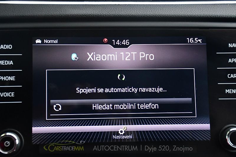 Škoda Octavia 1,6 TDI DSG STYLE & DYNAMIC - fotka 39 z 53