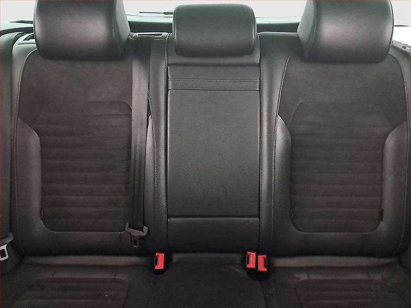Volkswagen Passat (2014) 2.0 TDI, Automat, Xenony - fotka 10 z 21
