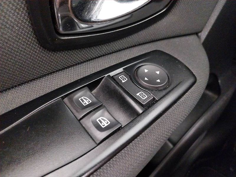 Renault Scénic (2012) 1.5 dCi, po STK, Tažné - fotka 17 z 18