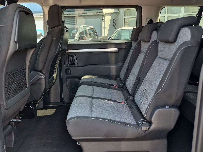 Toyota ProAce Verso Family 2.0D 130 kW 8 AT Family - fotka 13 z 29