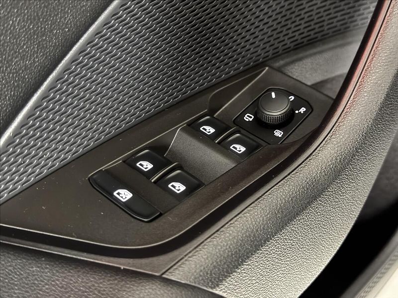 Škoda Octavia 2,0 TDi  DSG Tour Virtual LED - fotka 20 z 44