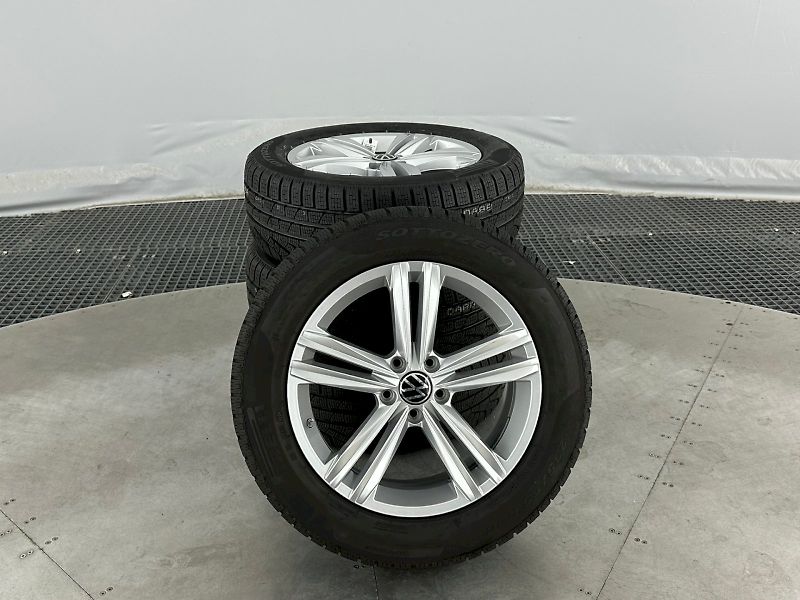 Volkswagen Tiguan (2022) 1.5 TSI 96kW, Tažné, Nezávislé - fotka 30 z 30