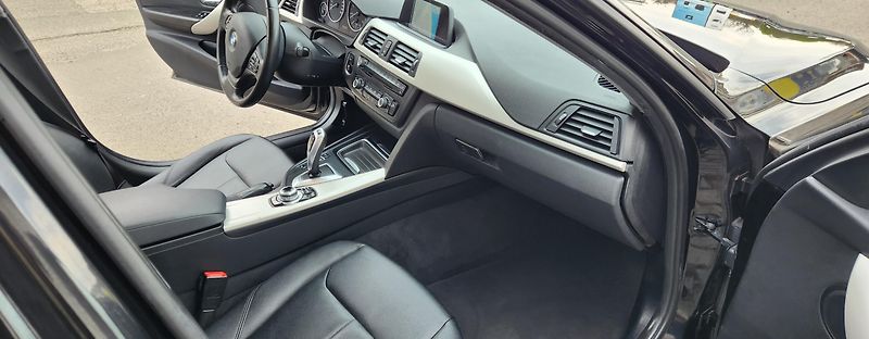 BMW Řada 3 (2015) 3 - 2.0d*XENON*AUTOMAT*TAŽNÉ* - fotka 13 z 50