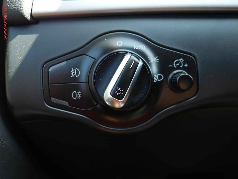 Audi A4 (2013) 2.0 TDi quattro, AT, bixen - fotka 21 z 21