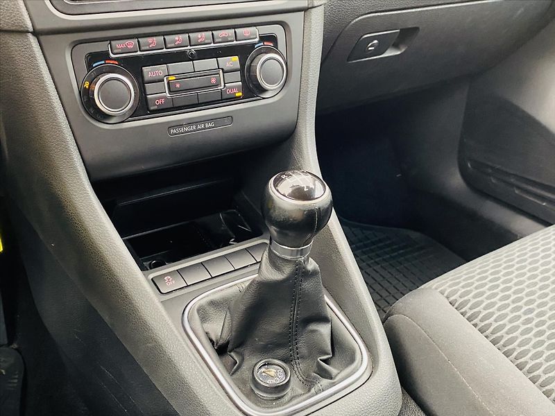 Volkswagen Golf 1,6 TDI Aut. Klima ČR - fotka 17 z 22