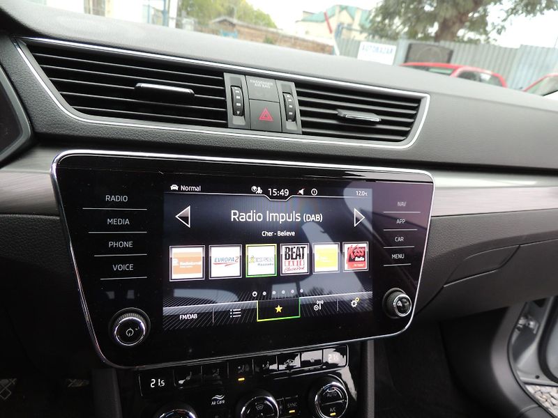 Škoda Superb (2020) 2.0TDi,110kw,Style,webasto,ČR - fotka 32 z 39